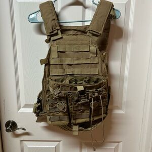 Tactical Vest in Brown adjustable unisex